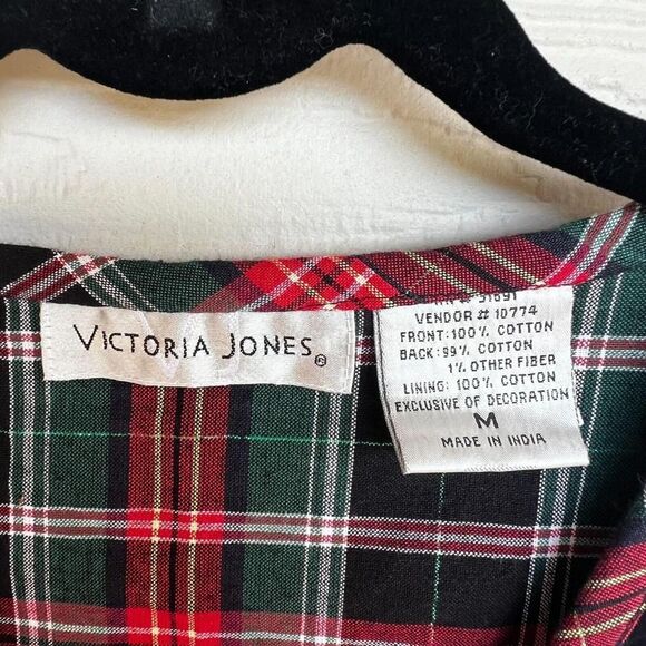 Vtg. Victoria Jones Holiday Bear in Stockings Christmas Women's Med. Teddy Bears - Picture 6 of 8